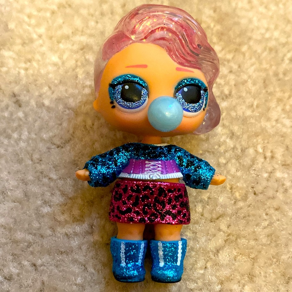 *Brand New* L.O.L Surprise Glitter Globe Doll - Snow Leopard only ever unboxed!! - Picture 6 of 14